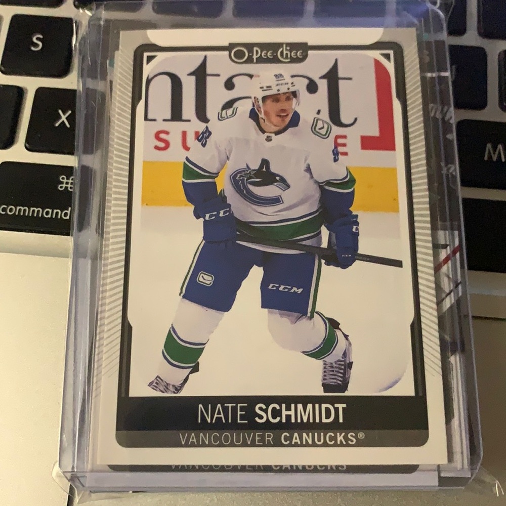 3/$10 15 cards from your Vancouver Canucks